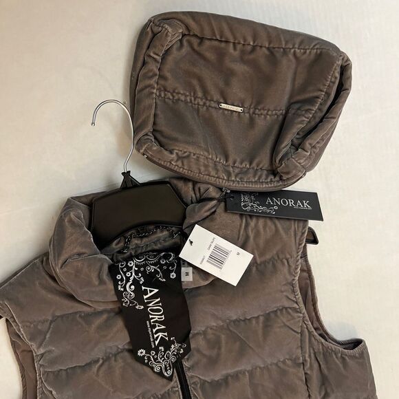 ANORAK Short Down Vest Women Sz Medium Light Packable Dark Taupe - Picture 3 of 8